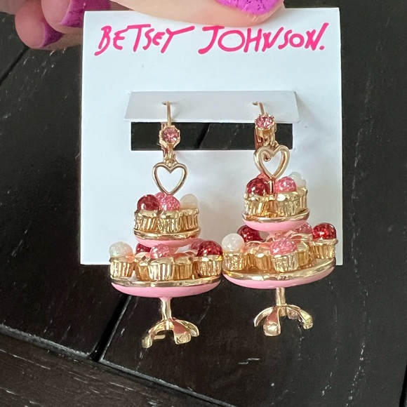Betsey Johnson Earrings - Picture 4 of 8